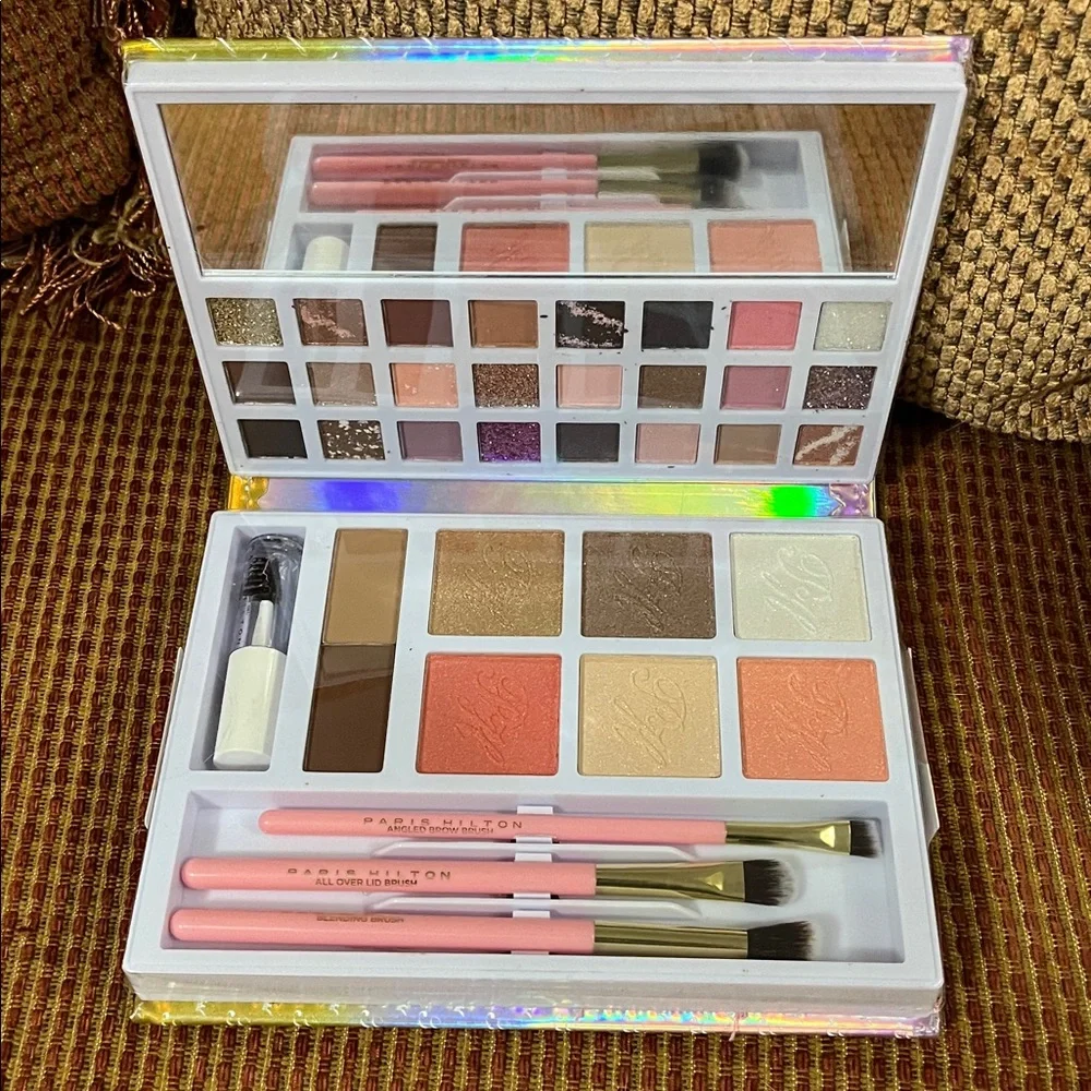 Paris Hilton Holographic Beauty Palette
